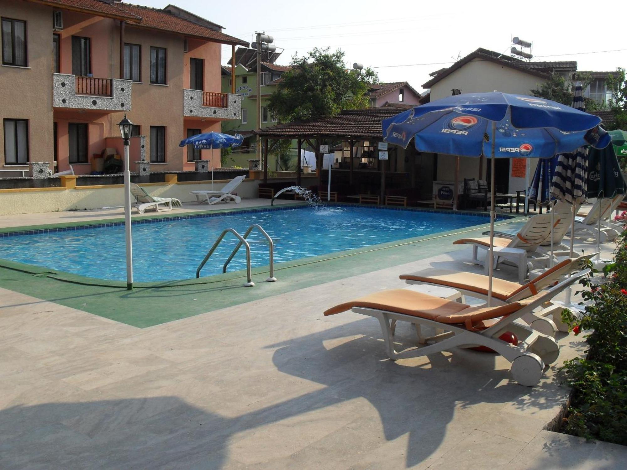 Villa Ozalp Apartments Далян Екстериор снимка